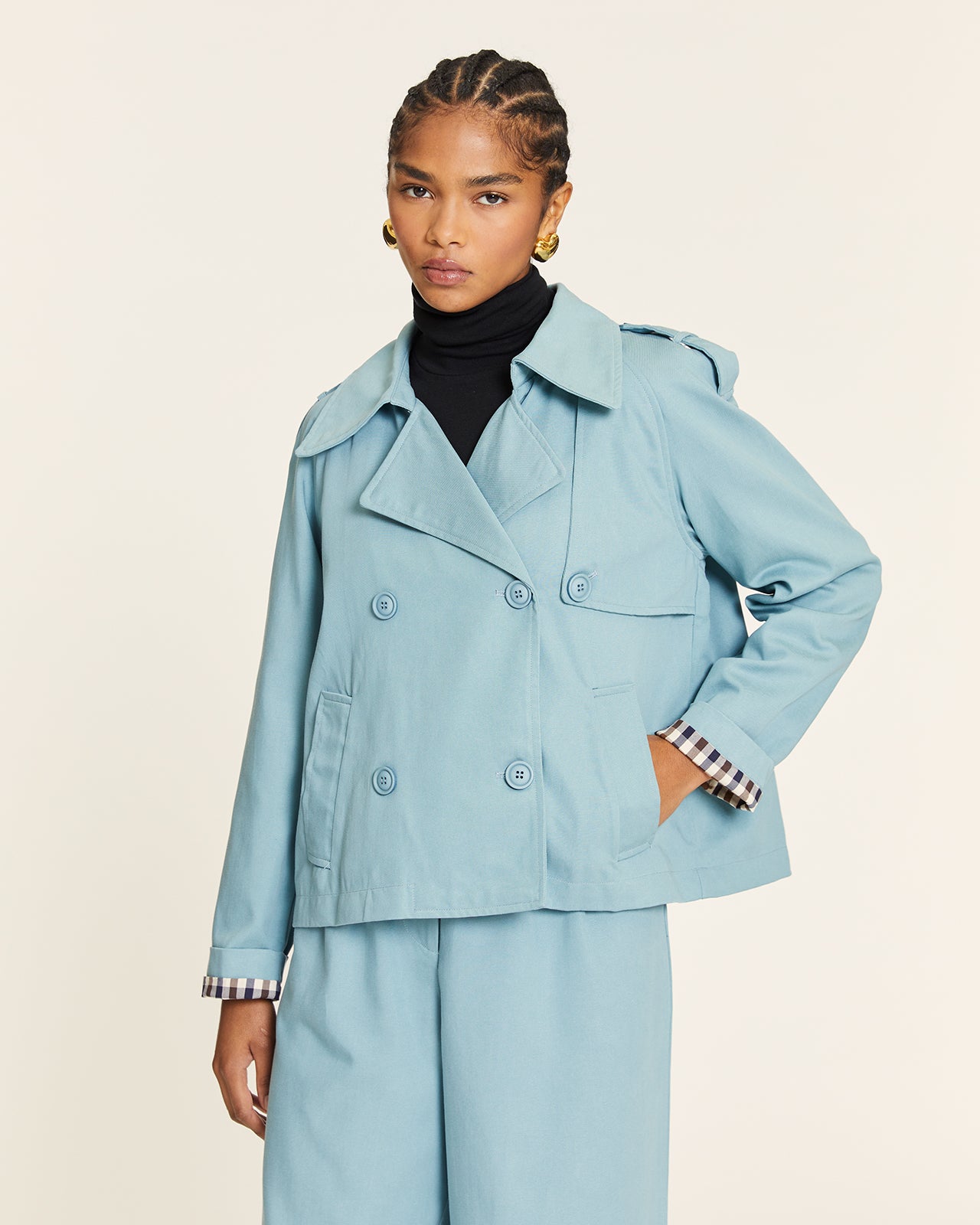 SHORT TRENCH COAT WITH BLUE CHECK LINING