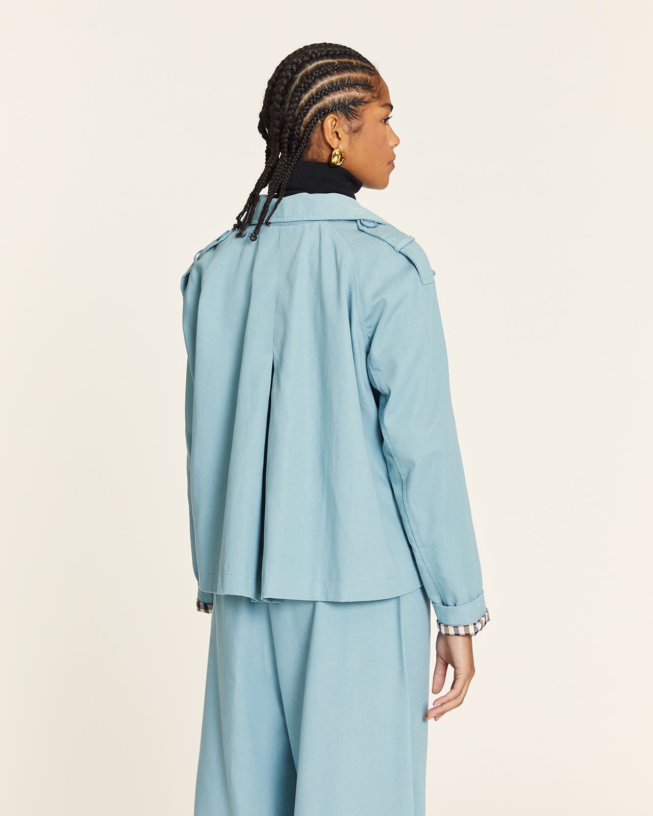 SHORT TRENCH COAT WITH BLUE CHECK LINING
