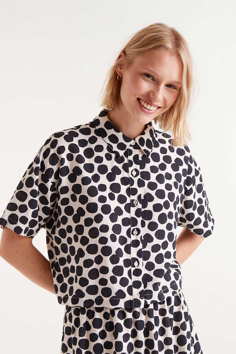 Short sleeve shirt with Terrazzo print