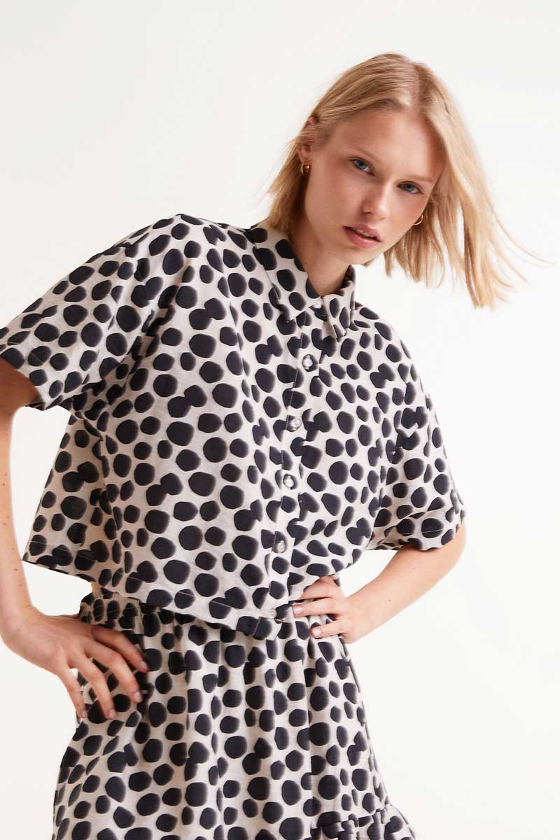 Short sleeve shirt with Terrazzo print