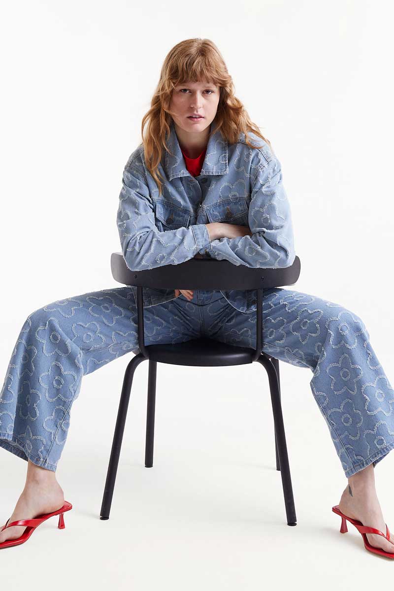 Denim pants with flowers