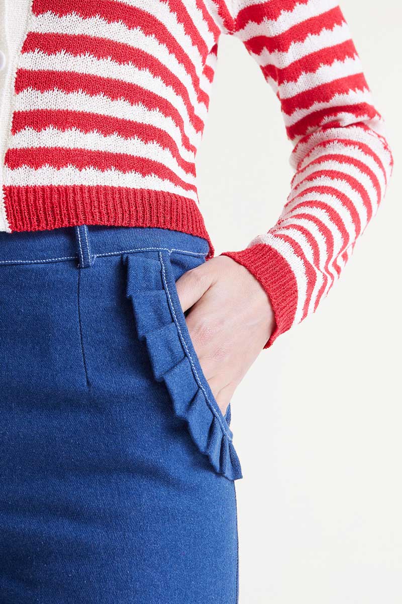Denim pants with ruffles
