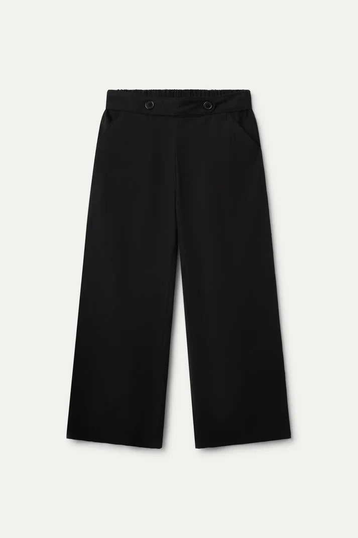 Straight trousers with black buttons