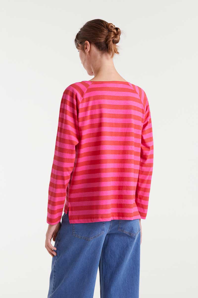 100% cotton T-shirt with pink striped print and moon embroidery