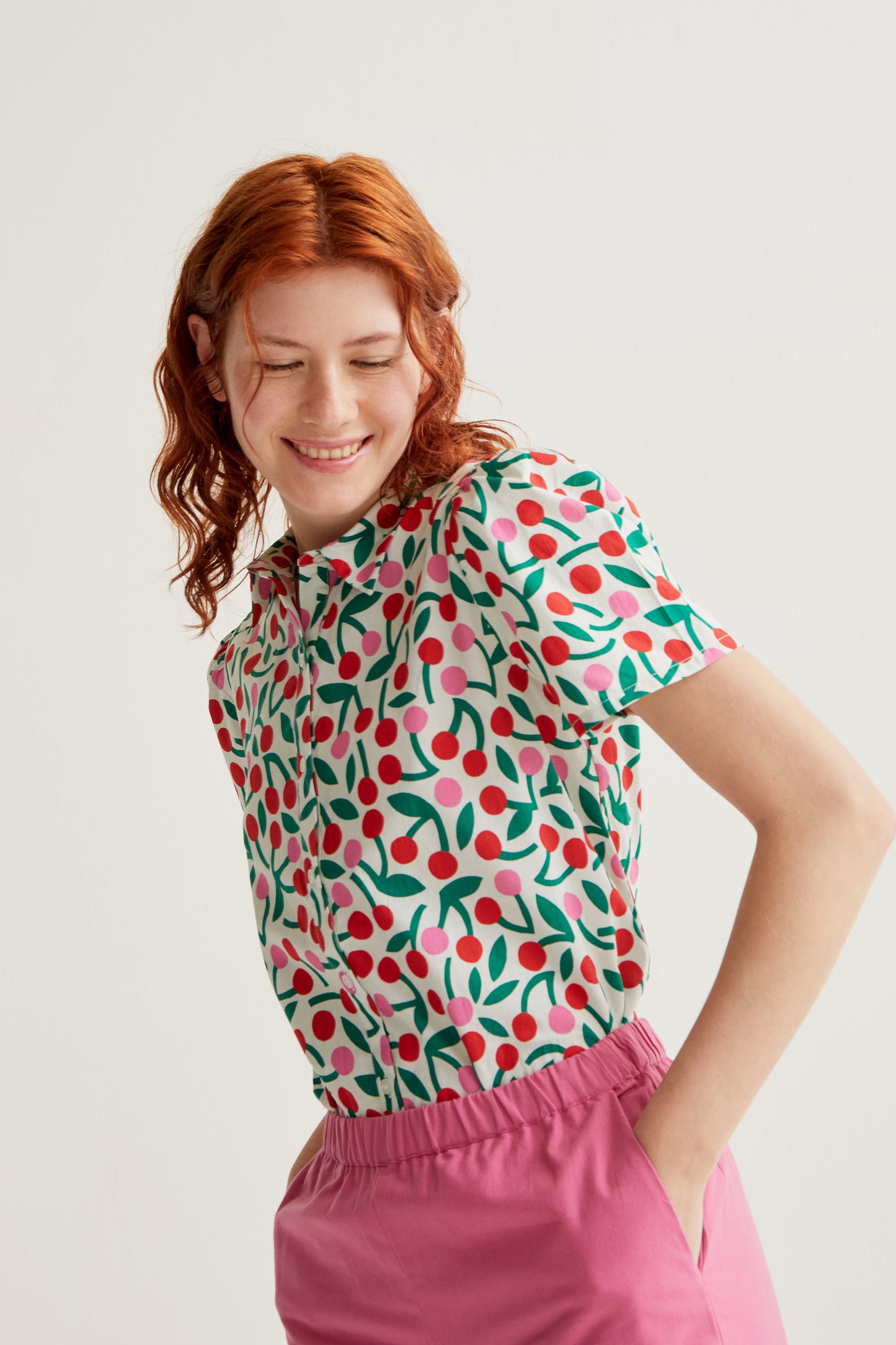 Shirt with burgundy print