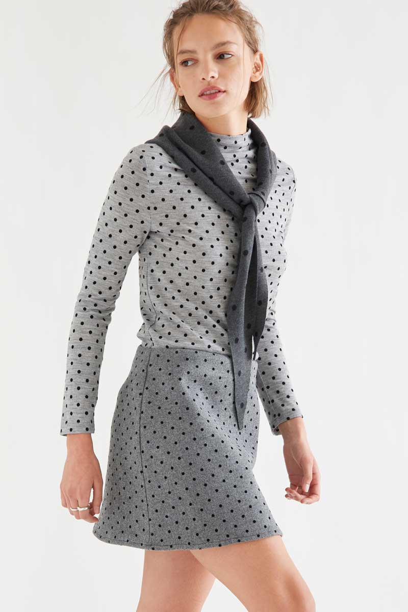 Heather grey basic T-shirt with small black polka dots