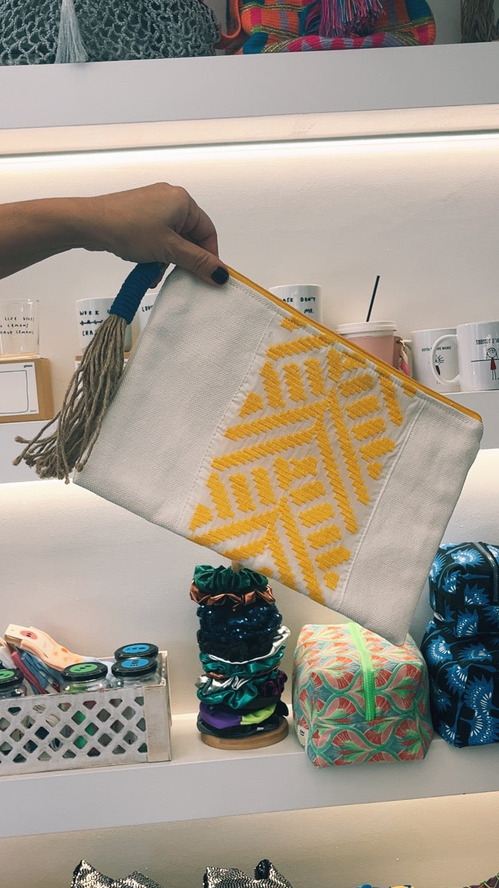 Clutch white yellow stripes