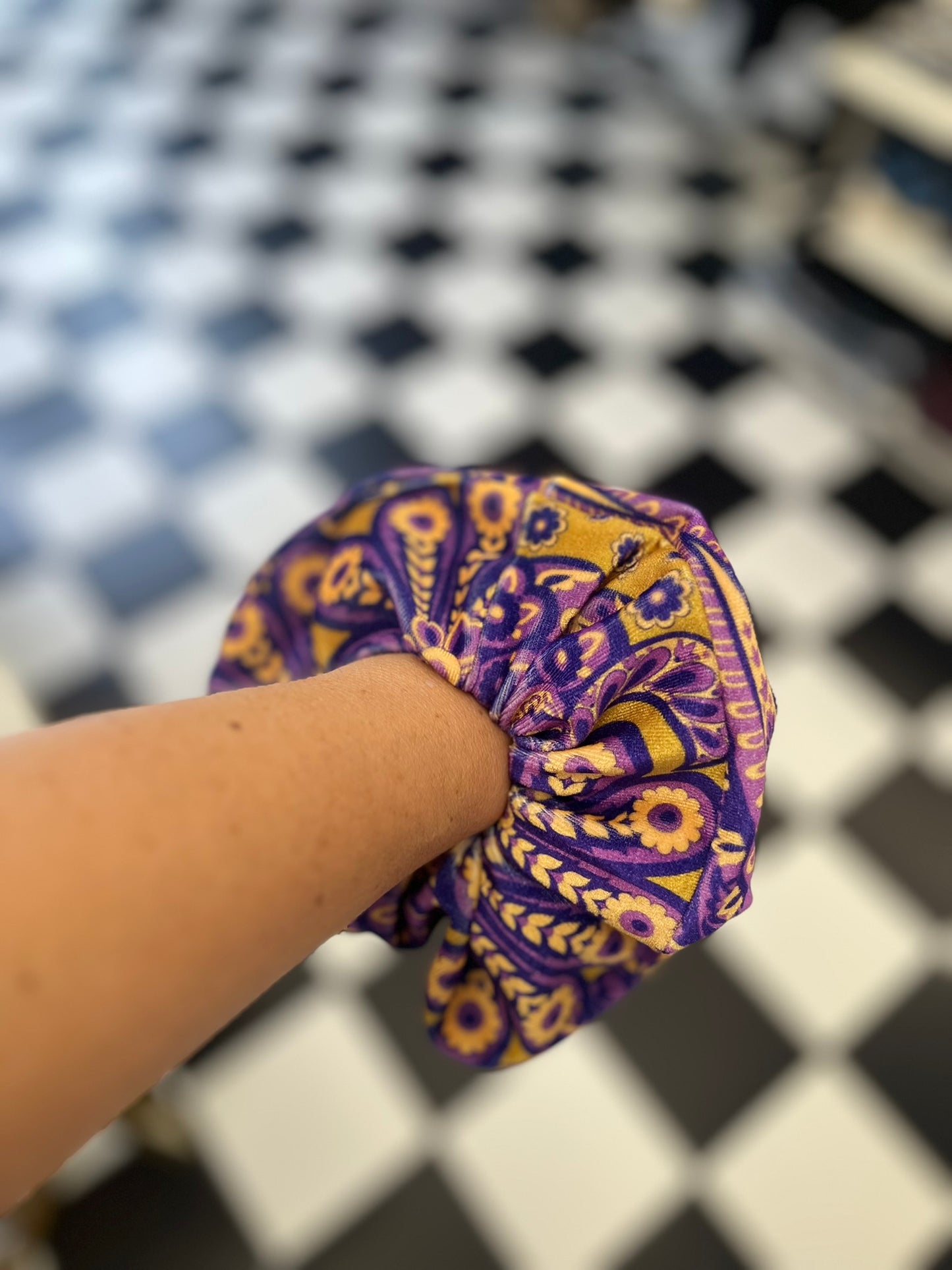 SCRUNCHIES - PURPLE/YELLOW ΛΑΧΟΥΡΙ VELVET