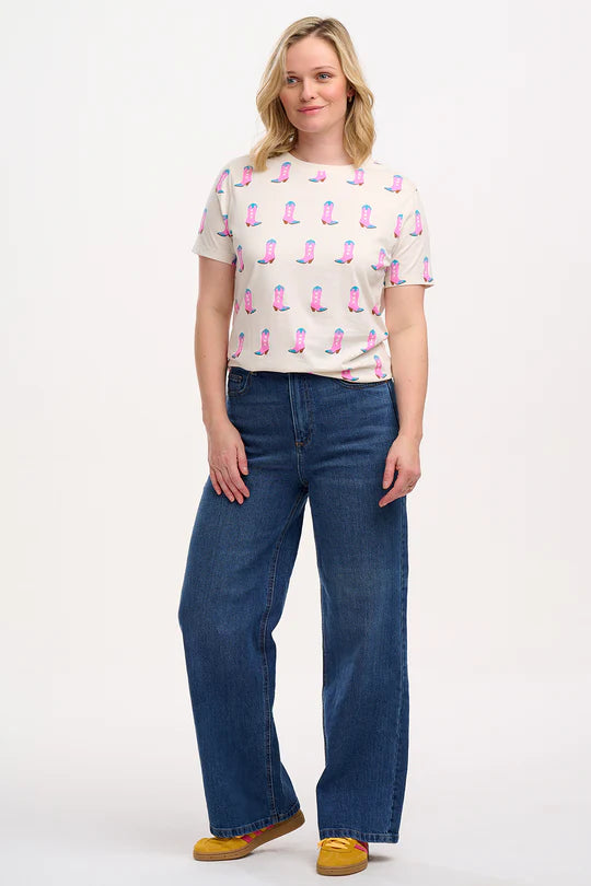 Maggie T-shirt - Off-White, Cowgirl Boots