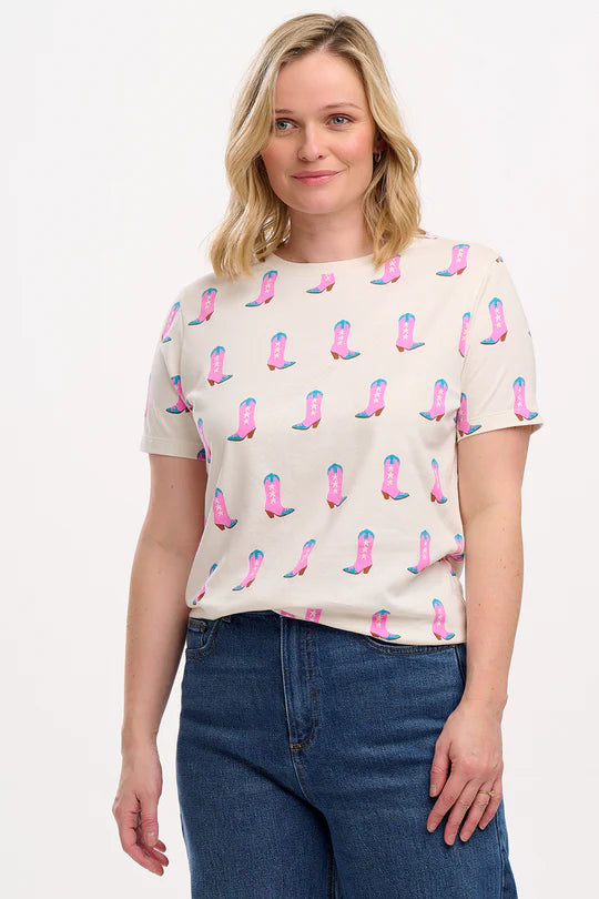 Maggie T-shirt - Off-White, Cowgirl Boots
