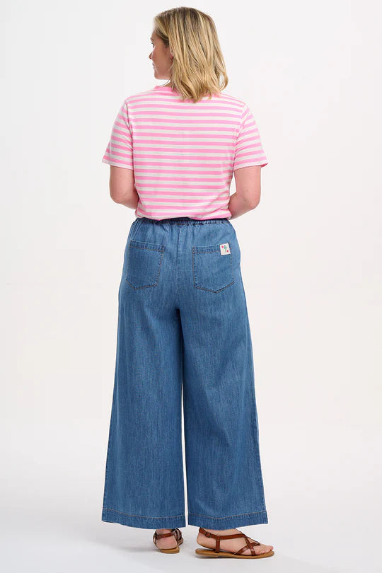 Maggie T-Shirt - Off-White/Pink, Pineapple Repeat