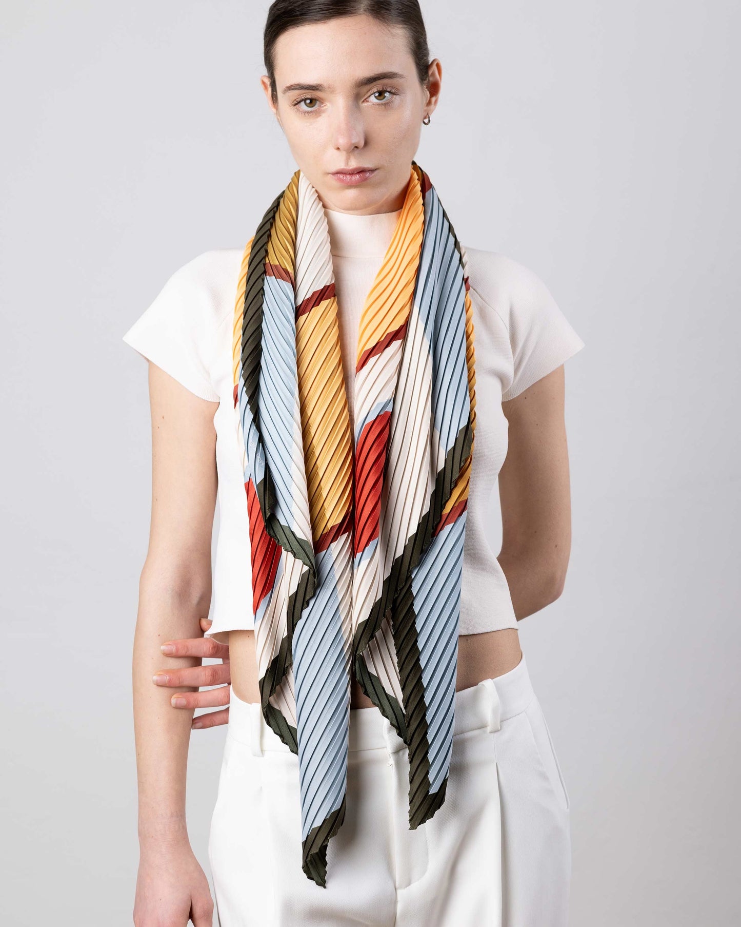 PLEATED SCARF AFRODITE / avio, saffron