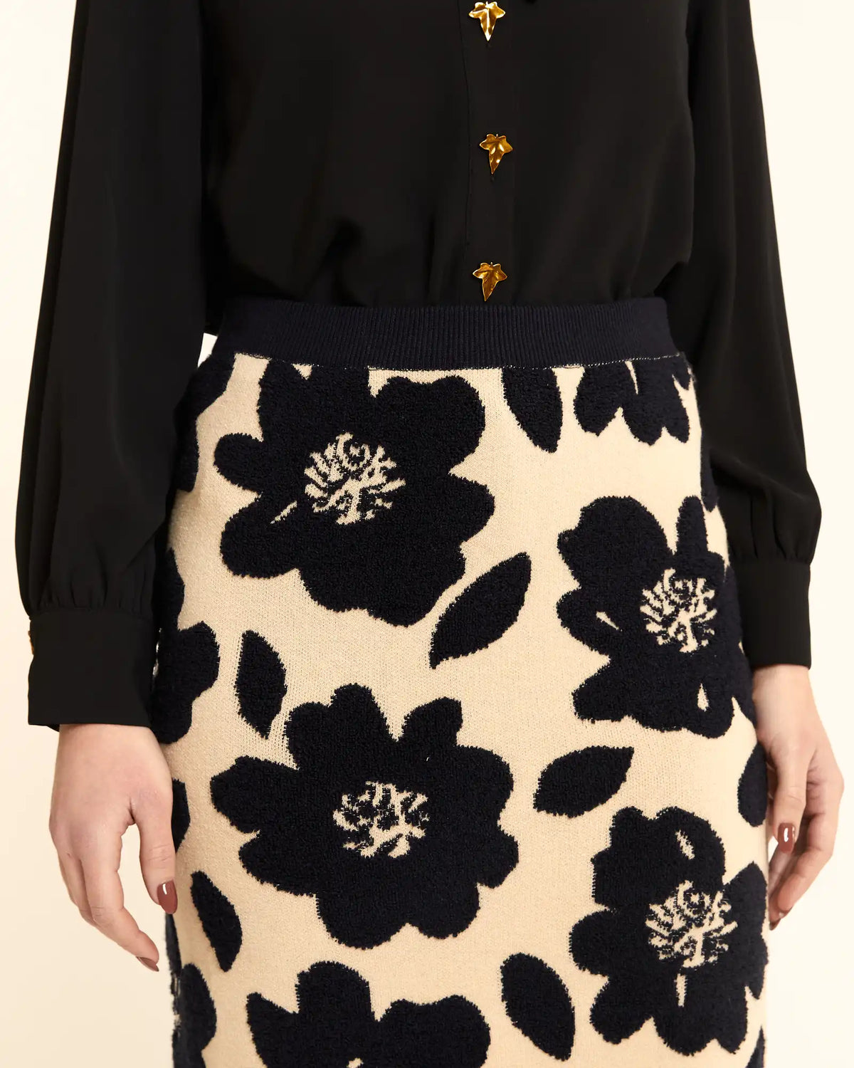 Beige floral knit skirt
