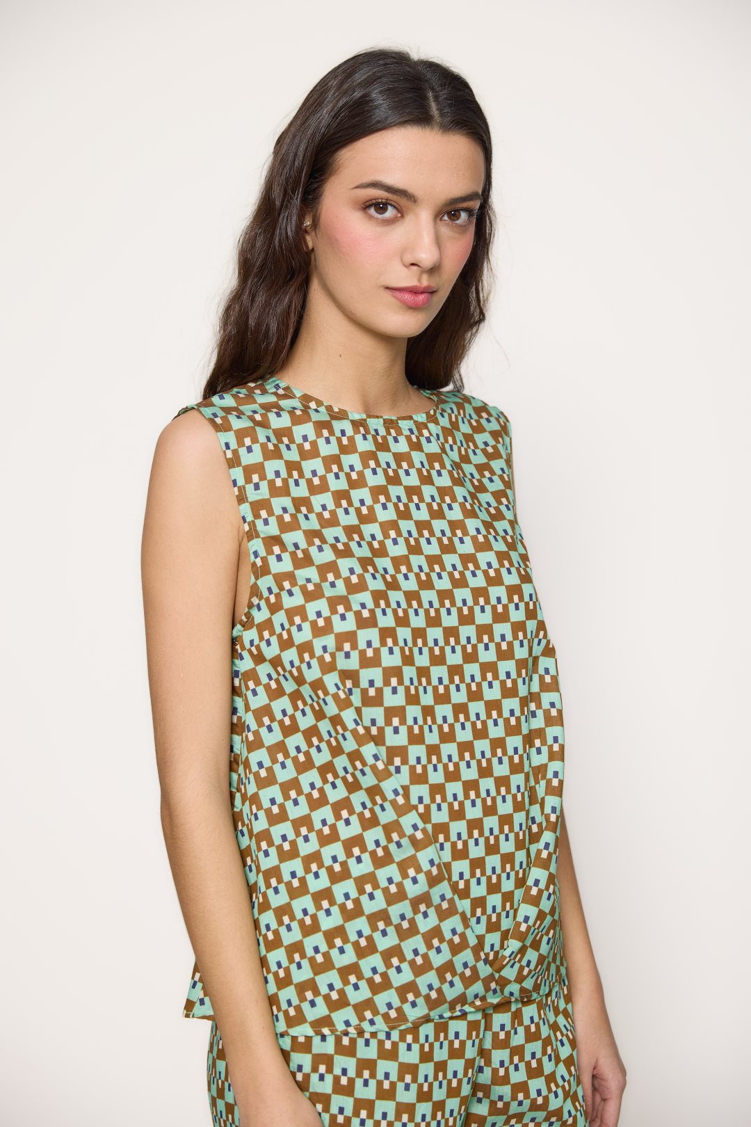 Geometric crossover top
