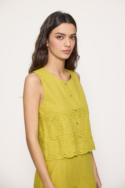 Die-cut cotton vest