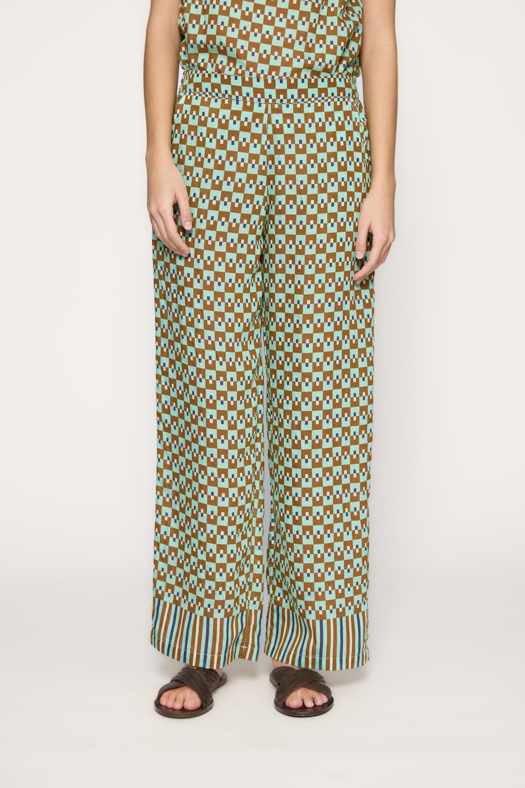 Fluid geometric trousers