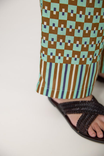 Fluid geometric trousers
