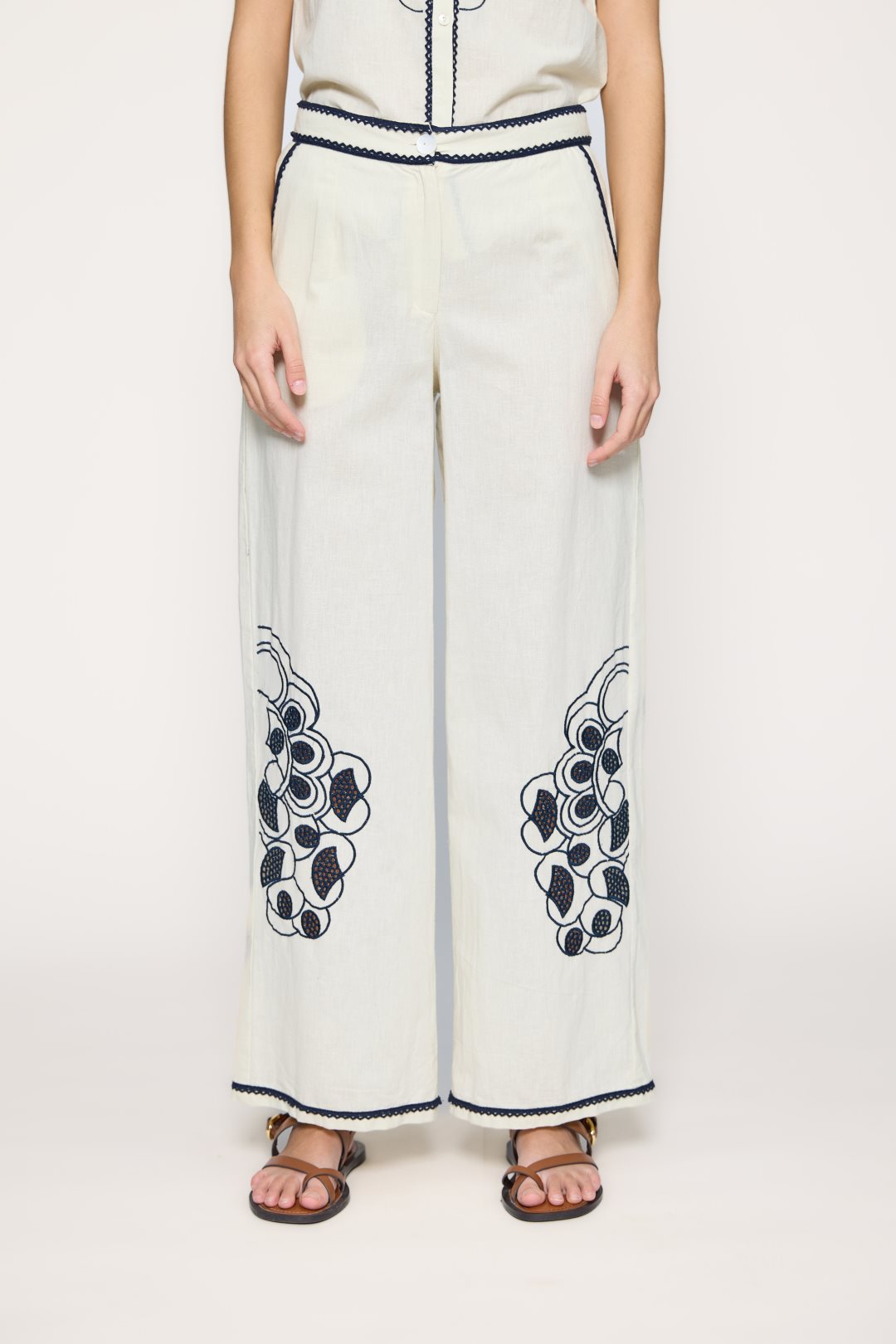 Embroidered linen-blend trousers