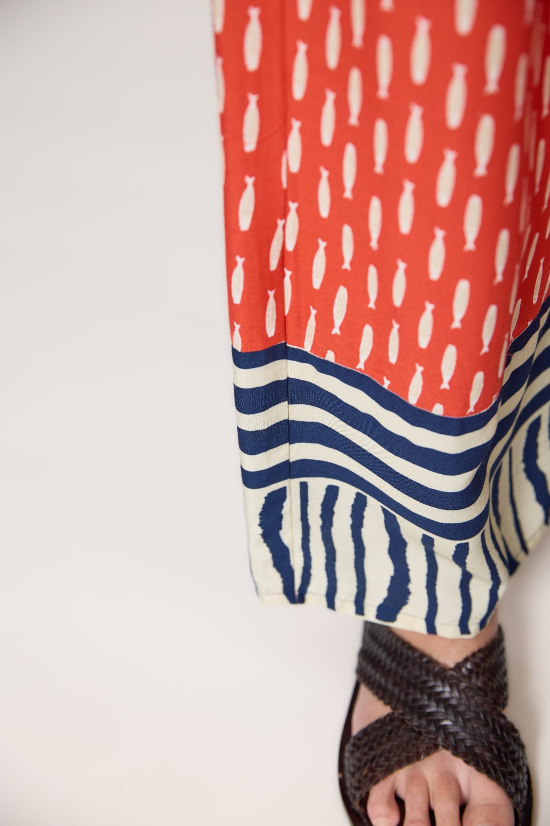 Wide-leg viscose trousers with print