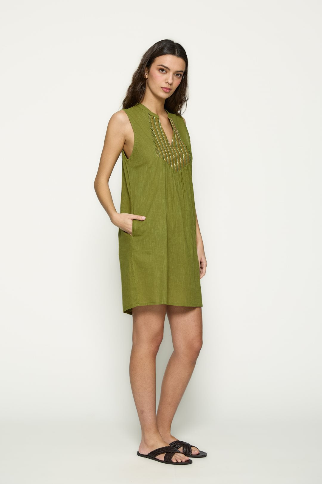 Embroidered short dress