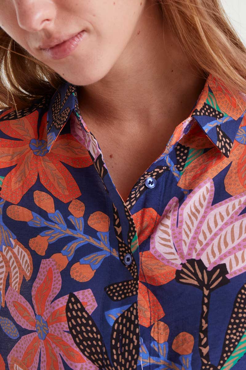 Lightweight crepe shirt with Tigerlily print
