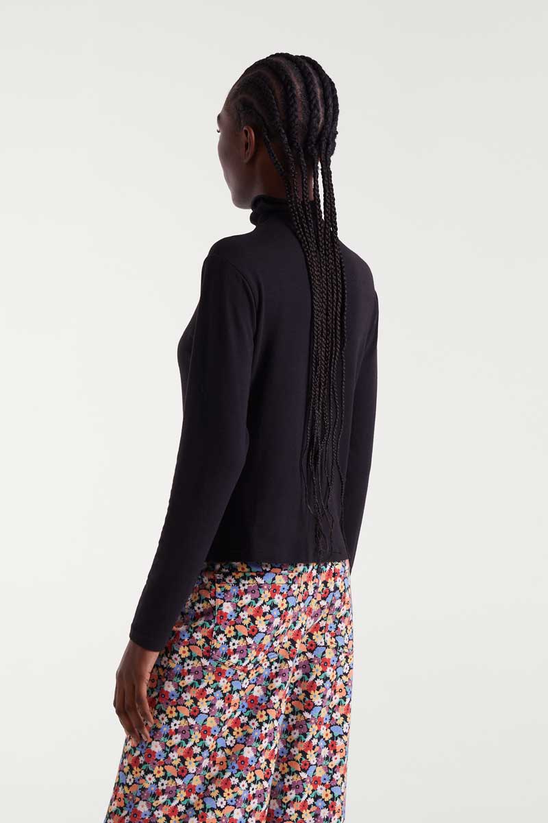 Black high-neck T-shirt