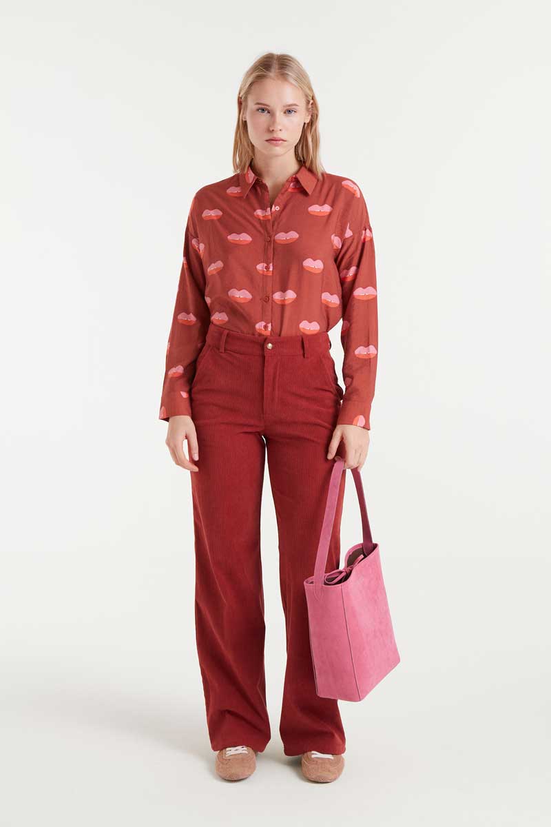 Light crepe shirt with Lips print