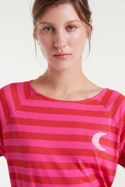 100% cotton T-shirt with pink striped print and moon embroidery
