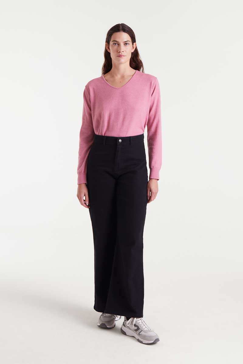 Black jeans with strawberry embroidery