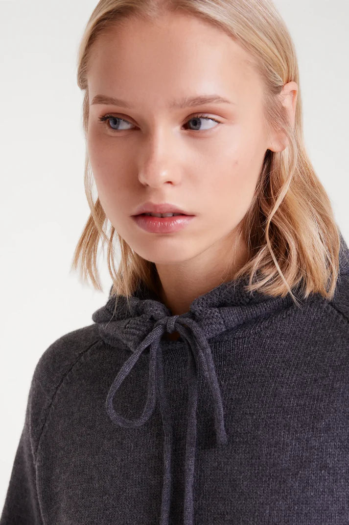 Fine grey knit sweatshirt sweater