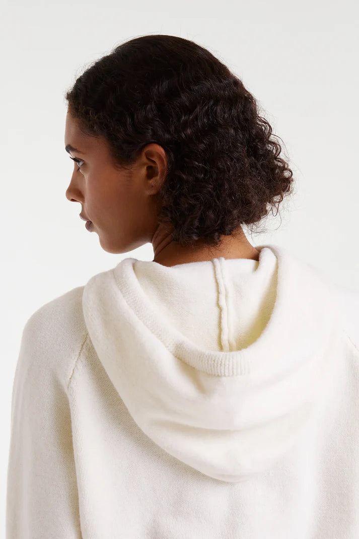 White fine knit sweatshirt sweater