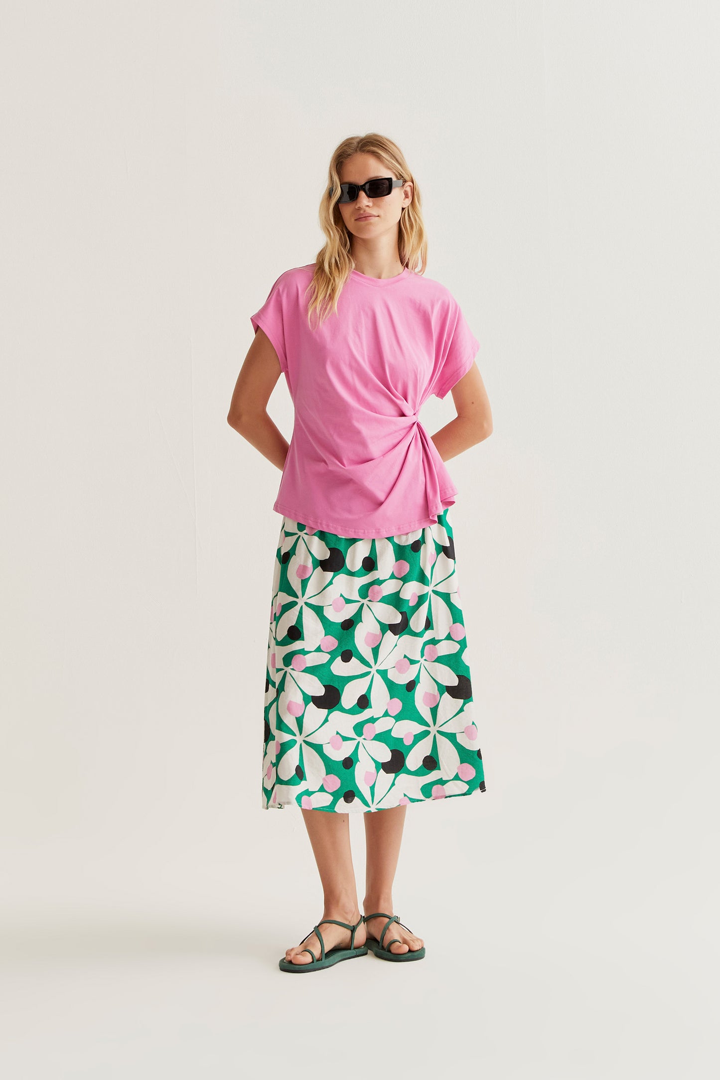 100% cotton pink t-shirt with side knot