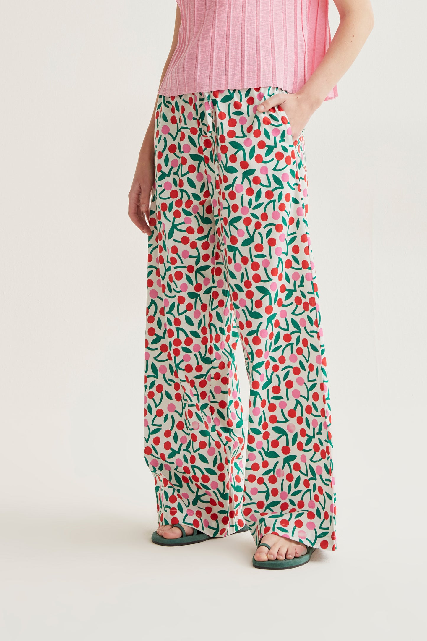 100% cotton trousers with burgundy print