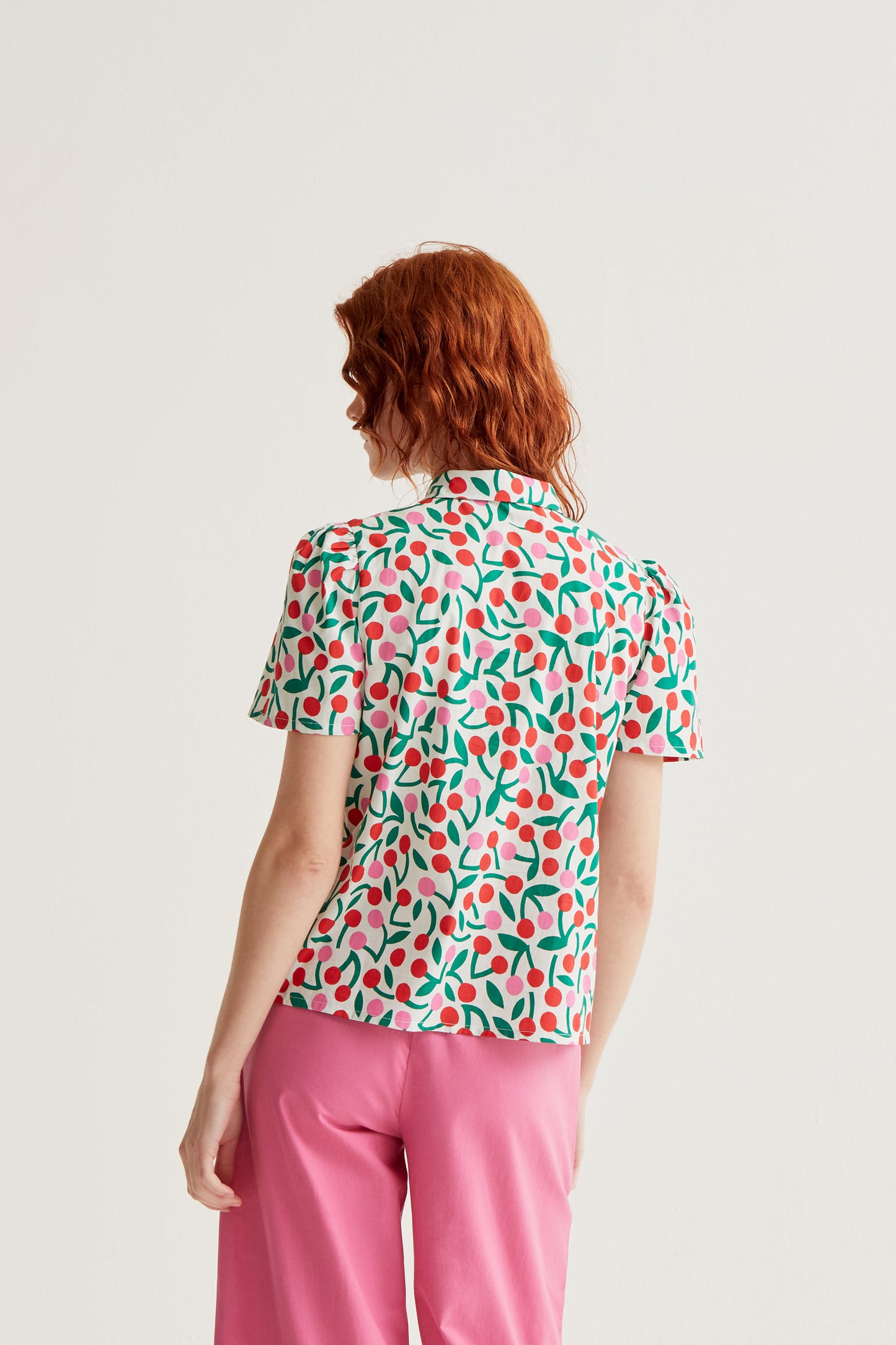 Shirt with burgundy print