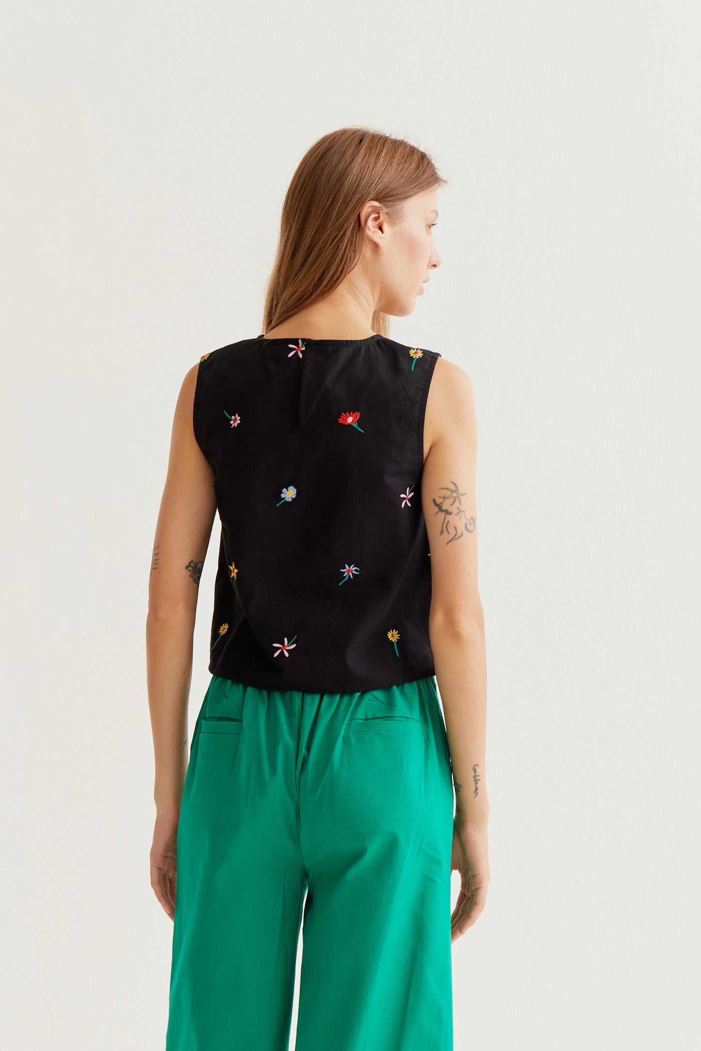Black Gardener Flowers Print Tank Top