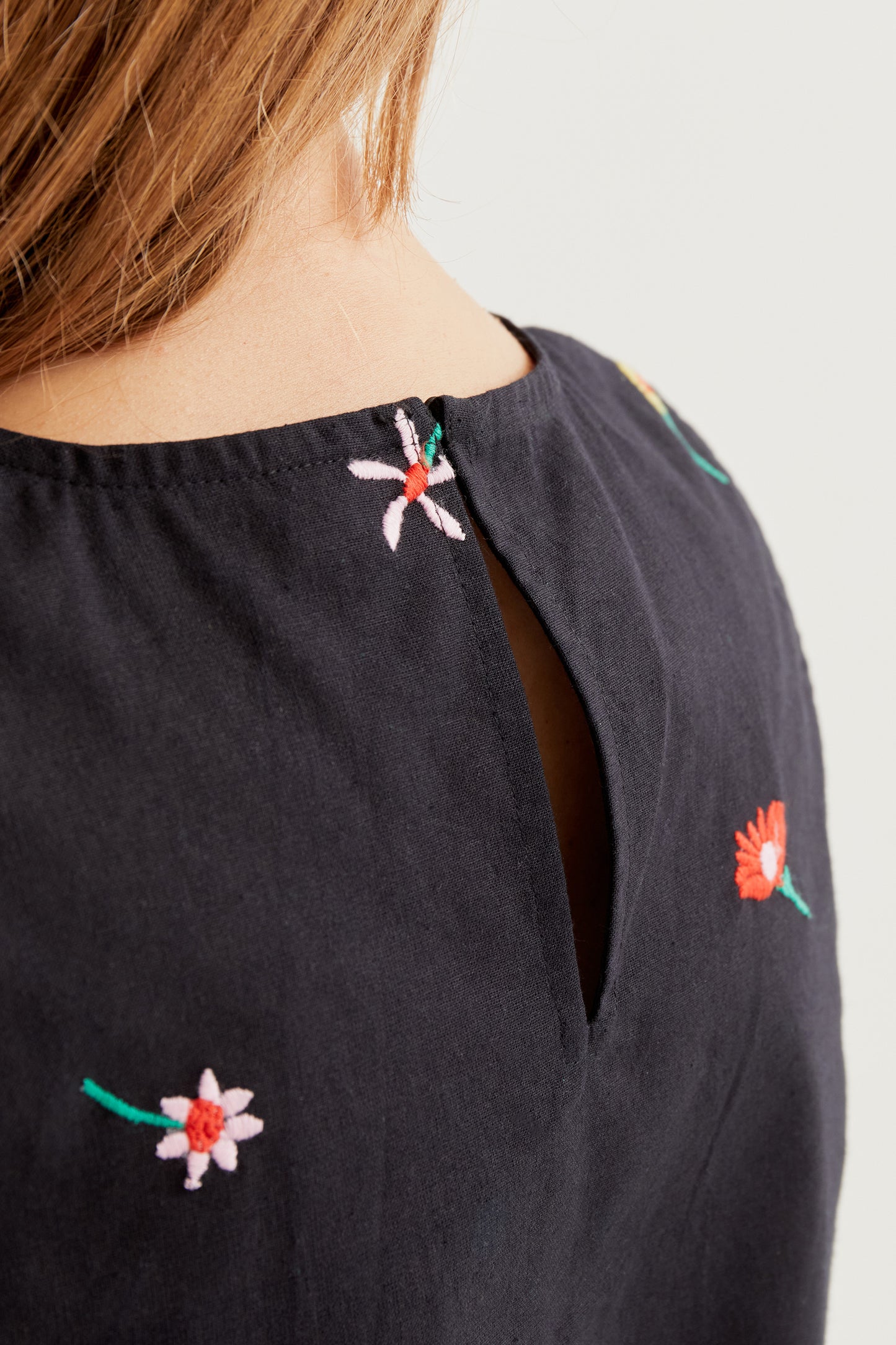 Black Gardener Flowers Print Tank Top