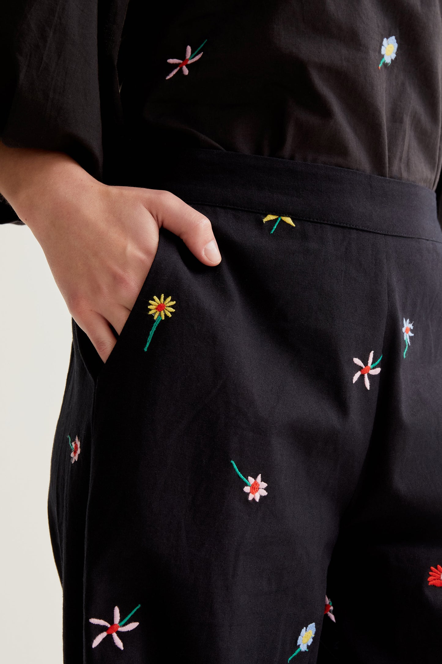 Black Gardener Flowers Print Trousers