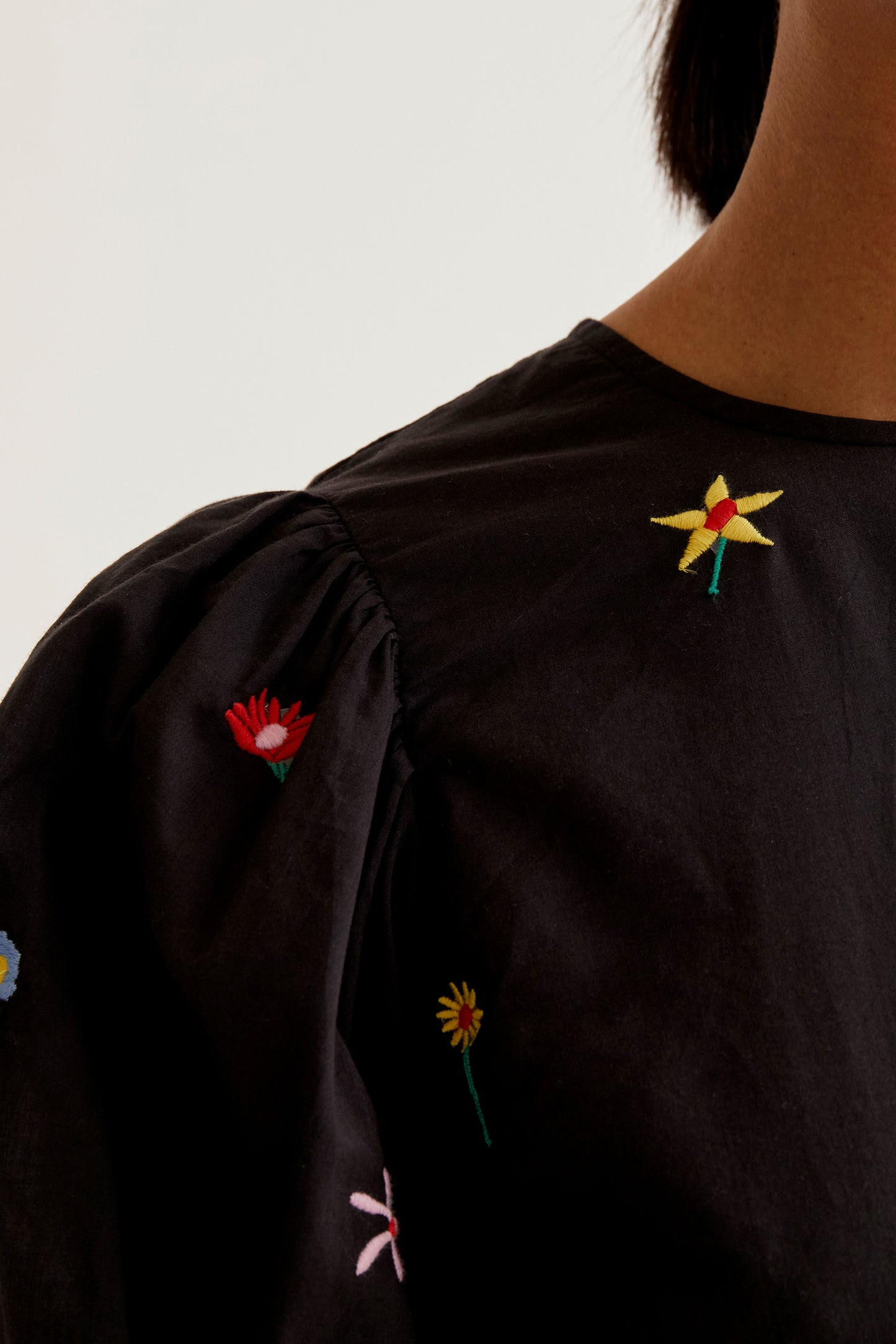 Top with Black Gardener Flowers print