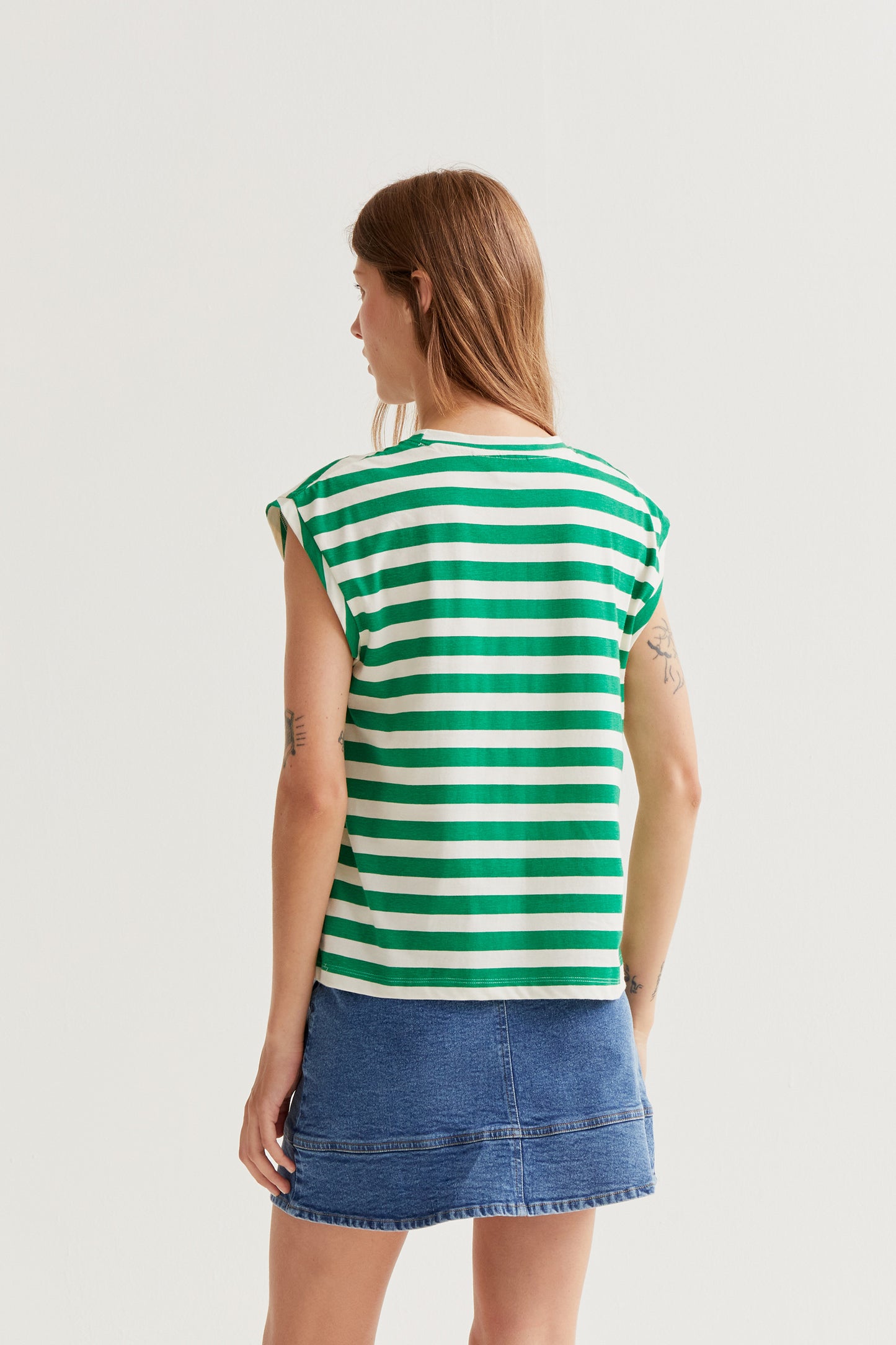 T-shirt with green striped print and tulip embroidery