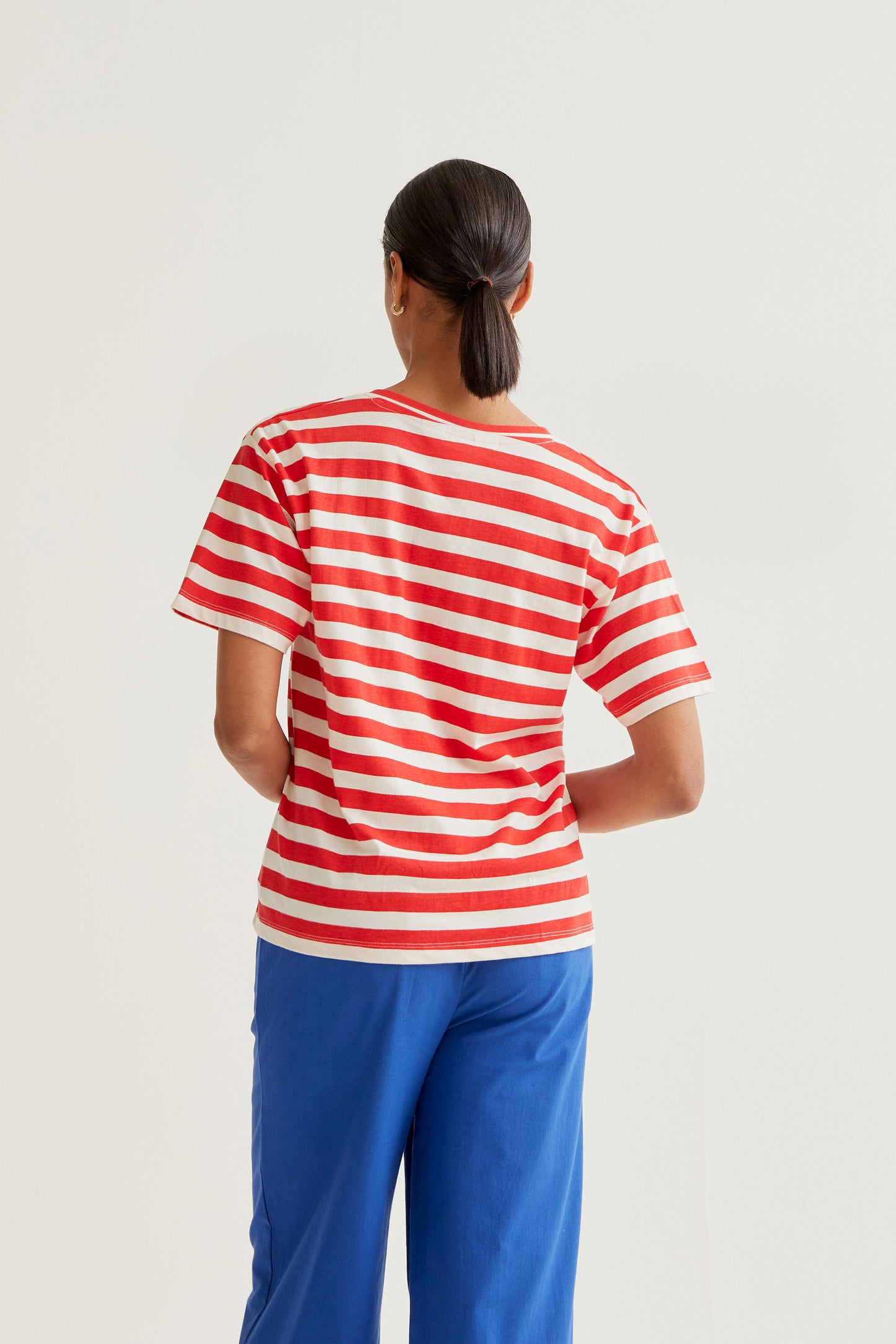 T-shirt with red striped print and embroidered heart