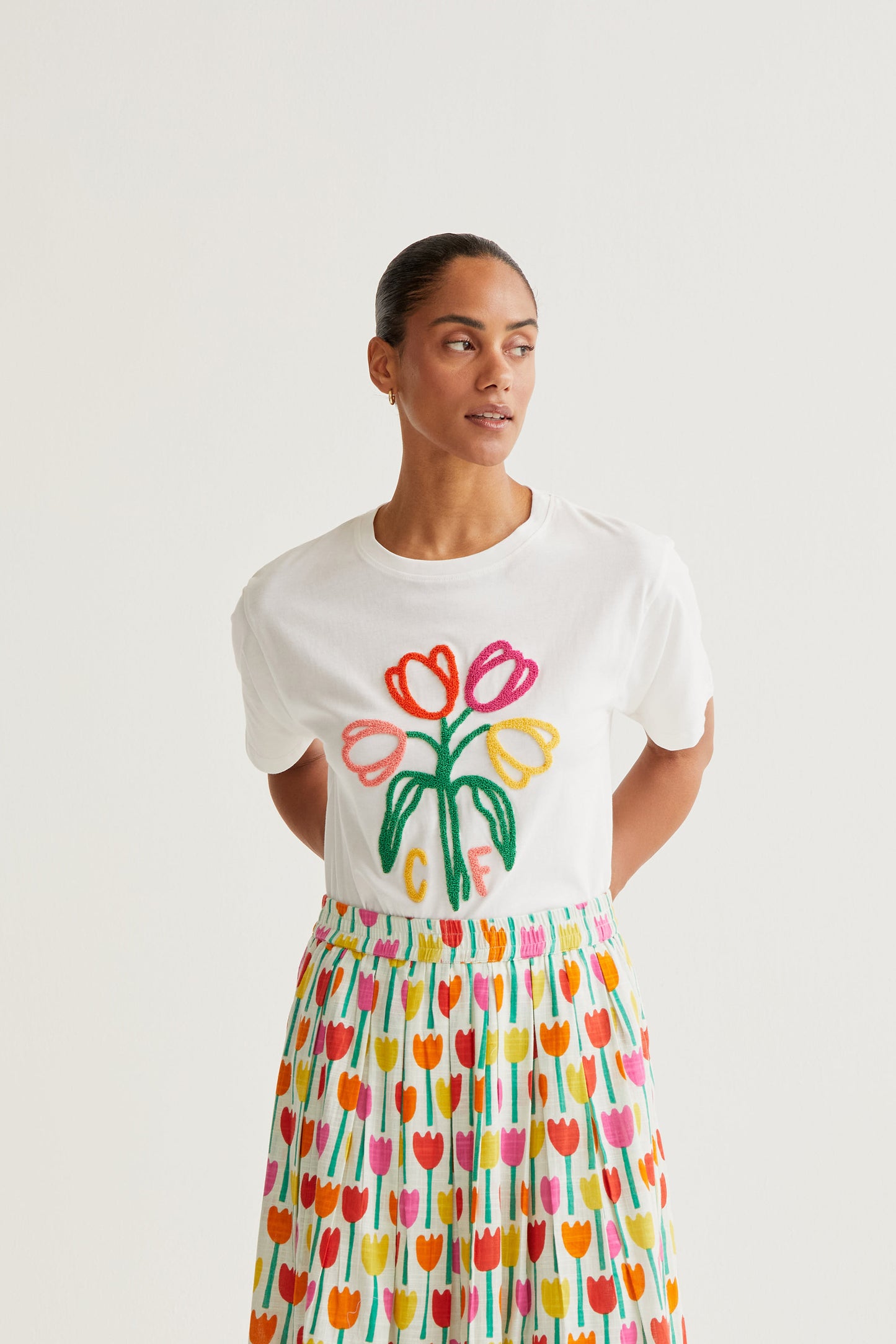 T-shirt with embroidered tulips "CF"