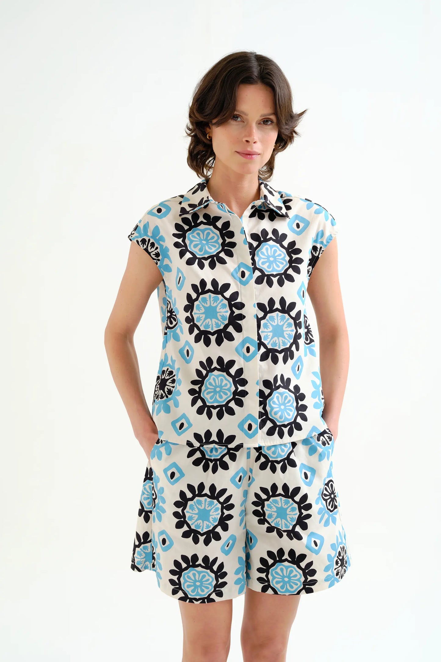 Shirt with Waterfall print