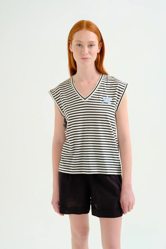 Sleeveless t-shirt with black and white striped print