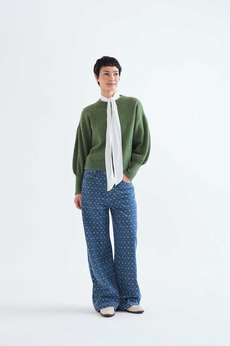 Basic green long-sleeved knit sweater