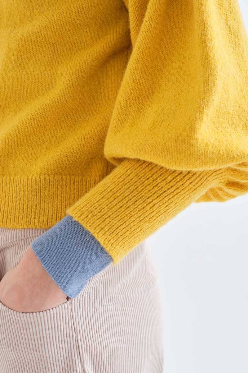 Basic yellow knit jumper