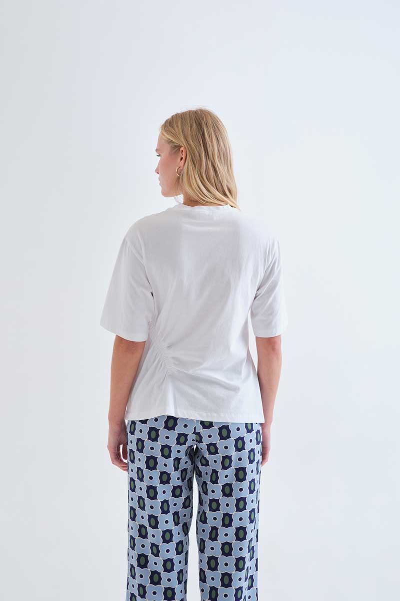 Basic 100% cotton white t-shirt
