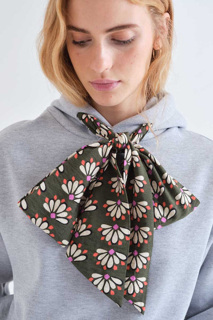 Black sweatshirt with Geometry printed tie