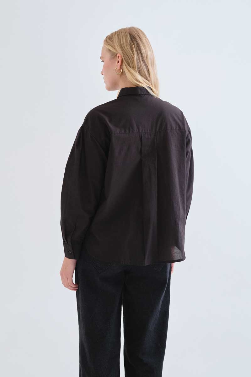 Black shirt with Neo Garden floral embroidery