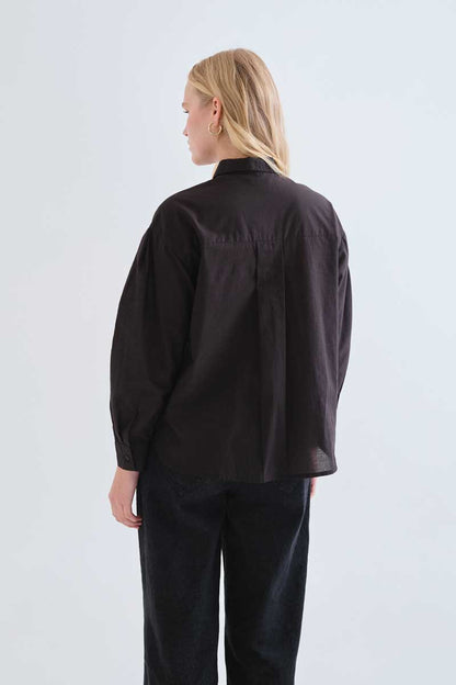 Black shirt with Neo Garden floral embroidery
