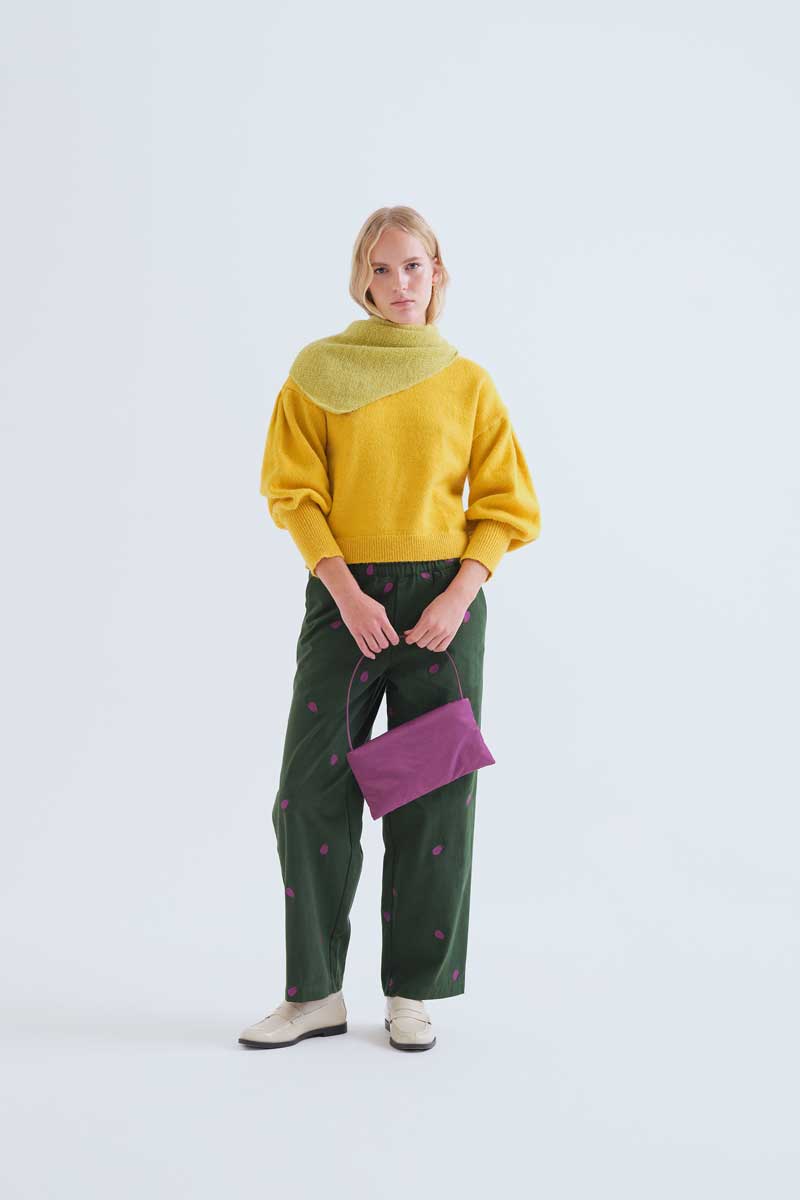 100% cotton trousers with aubergine embroidery
